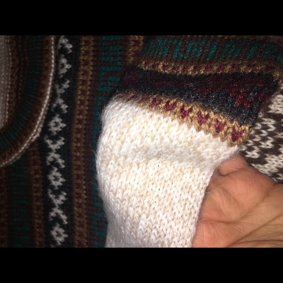 Alpaca Sweater - Picture 2 of 4